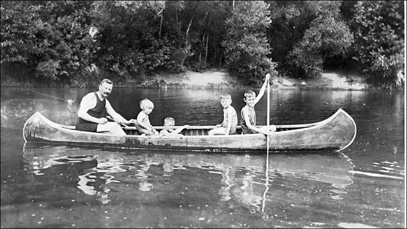 canoe.jpg