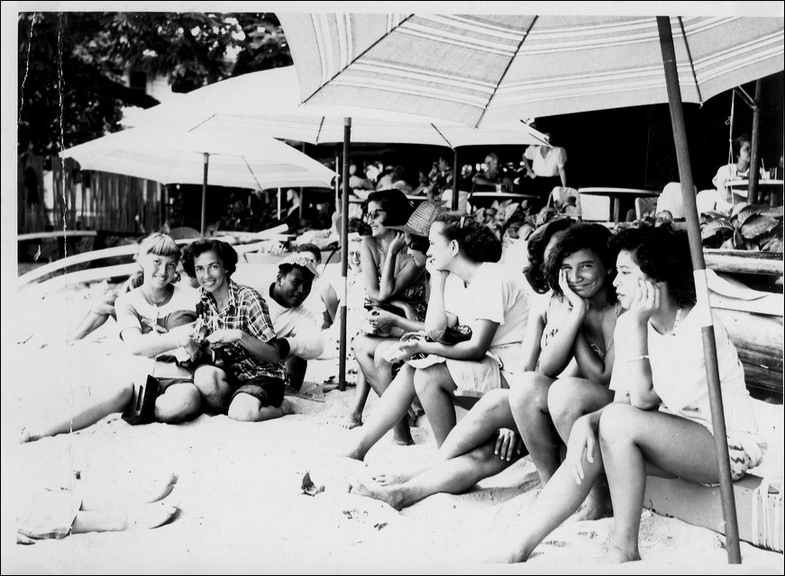 wsc_girls_on_beach-1949.jpg
