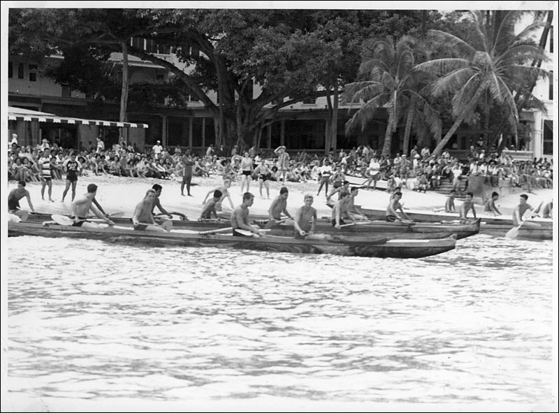 canoes1949.jpg